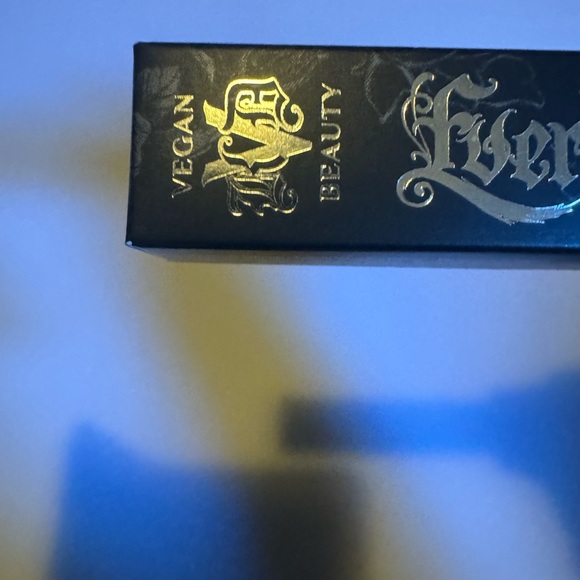 BNIB KVD “Hawkwind” after she sold- before new formula everlasting lip matte - Picture 3 of 6